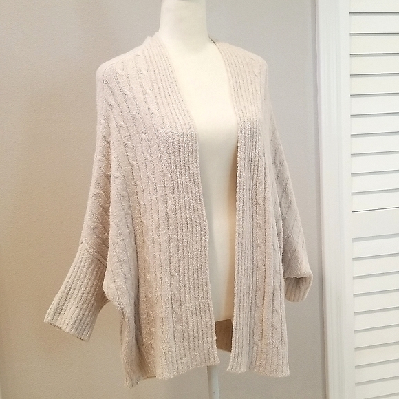 Barefoot Dreams Sweaters - Barefoot Dreams Phina Cable Shrug L/XL